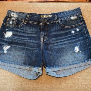 Bke culture shorts size 34